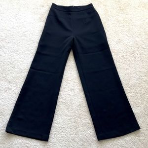 Dressy pants with draping fabric, anti wrinkles